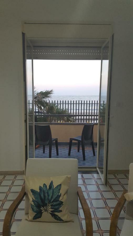 Casa Del Levante Riposto Buitenkant foto