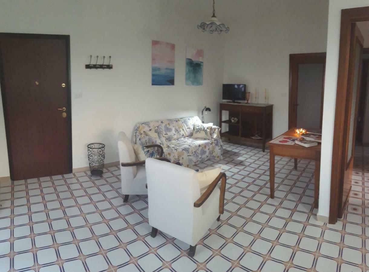 Casa Del Levante Riposto Buitenkant foto