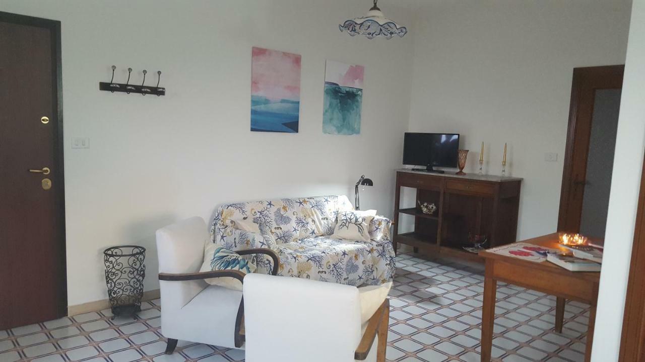 Casa Del Levante Riposto Buitenkant foto